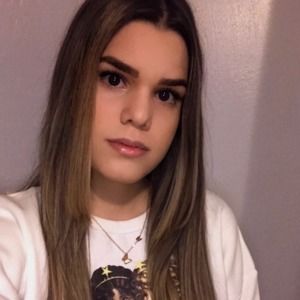 Meet your Posher, Carolina